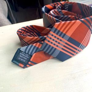 🍩3 for $30🍩 Brand new orange and navy skinny tie